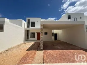 NEX-272645 - Casa en Venta, con 3 recamaras, con 3 baños, con 227 m2 de construcción.
