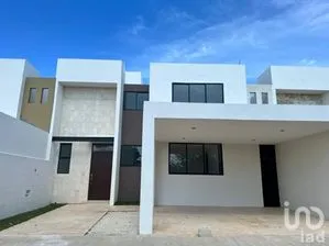 NEX-276143 - Casa en Venta, con 3 recamaras, con 3 baños, con 252.5 m2 de construcción en Praderas del Mayab, CP 97347, Yucatán.