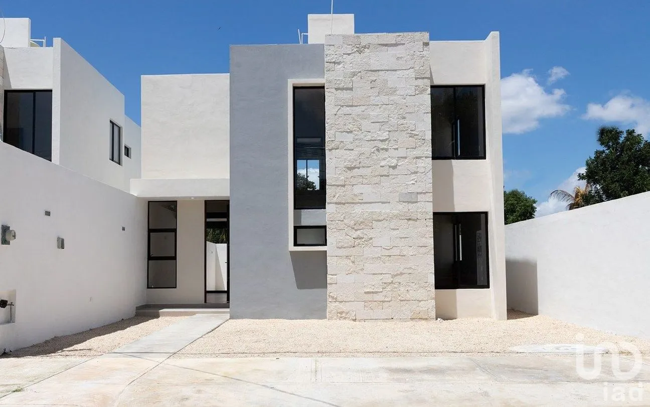 Casa en Venta en Chichi Suárez, Mérida, Yucatán | NEX-283184 | iad México | Foto 1 de 18