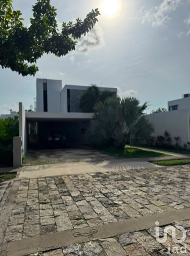 Casa en Venta en Conkal, Conkal, Yucatán | NEX-284147 | iad México | Foto 1 de 18