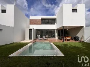 NEX-284149 - Casa en Venta, con 3 recamaras, con 3 baños, con 252 m2 de construcción.