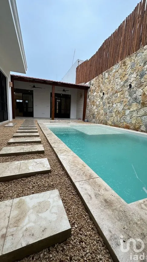 Casa en Venta en Mérida Centro, Mérida, Yucatán | NEX-284182 | iad México | Foto 1 de 46