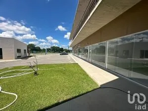 NEX-291559 - Local en Renta, con 1 baño, con 82.77 m2 de construcción en Paseos de Opichen, CP 97246, Yucatán.