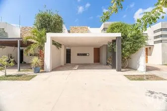 NEX-296170 - Casa en Venta, con 4 recamaras, con 5 baños, con 211 m2 de construcción.
