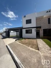 NEX-299845 - Casa en Venta, con 4 recamaras, con 3 baños, con 311.44 m2 de construcción.