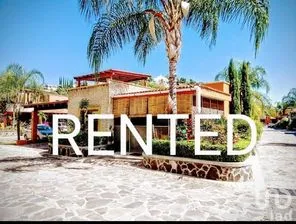 NEX-277836 - Casa en Renta, con 2 recamaras, con 2 baños, con 197 m2 de construcción en San Antonio Tlayacapan, CP 45922, Jalisco.