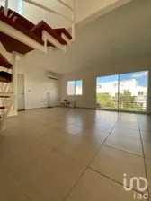 NEX-282007 - Departamento en Renta, con 3 recamaras, con 2 baños, con 102 m2 de construcción.