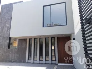 NEX-202415 - Casa en Venta, con 3 recamaras, con 4 baños, con 235 m2 de construcción en Ciudad Satélite, CP 53100, Estado De México.