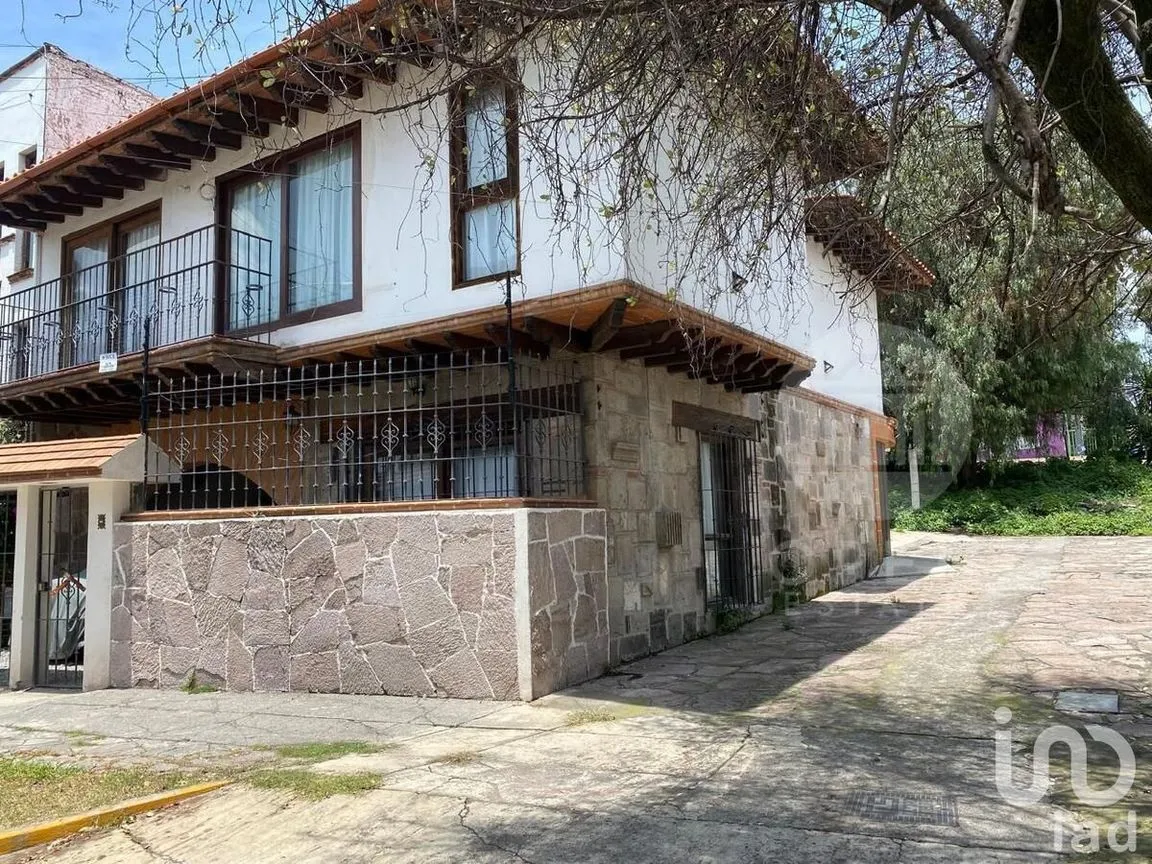 Casa en Venta en Ciudad Satélite, Naucalpan de Juárez, Estado De México | NEX-229836 | iad México | Foto 2 de 33