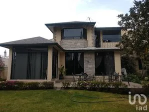 NEX-269573 - Casa en Venta, con 4 recamaras, con 4 baños, con 516 m2 de construcción en Lomas de Valle Escondido, CP 52930, Estado de México.