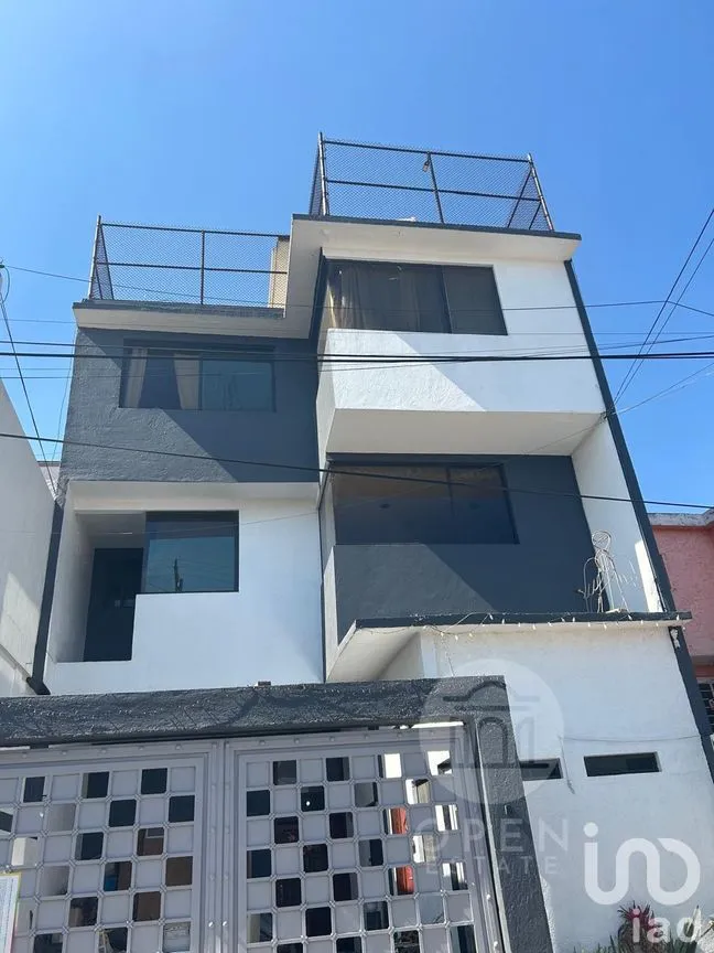 Casa en Venta en Lomas de Valle Dorado, Tlalnepantla de Baz, Estado de México | NEX-269709 | iad México | Foto 1 de 29