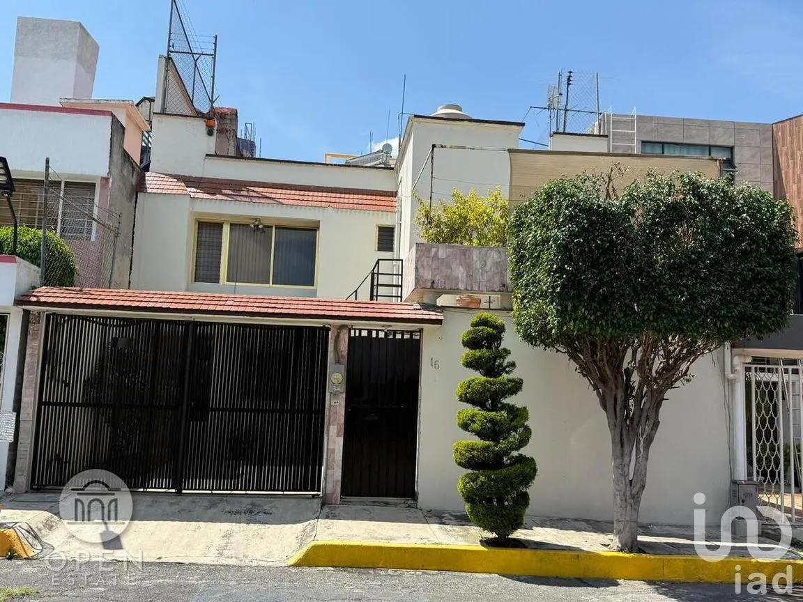 Casa en Venta en Jardines de San Mateo, Naucalpan de Juárez, Estado de México | NEX-274601 | iad México | Foto 1 de 27
