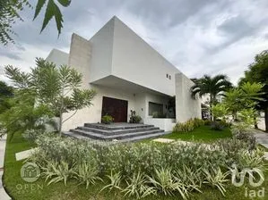 NEX-276220 - Casa en Venta, con 3 recamaras, con 3 baños, con 540 m2 de construcción en Lomas del Campestre, CP 29057, Chiapas.