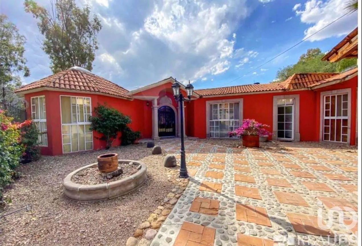 Casa en Venta en Villa de los Frailes, San Miguel de Allende, Guanajuato | NEX-270068 | iad México | Foto 3 de 31