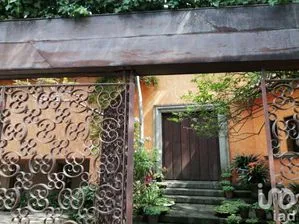 NEX-226633 - Casa en Venta, con 3 recamaras, con 5 baños, con 765 m2 de construcción.