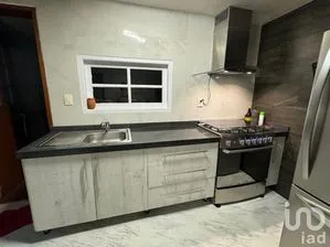 NEX-229020 - Casa en Renta, con 4 recamaras, con 3 baños, con 263 m2 de construcción en Ciudad Satélite, CP 53100, Estado De México.