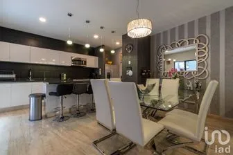 NEX-220671 - Casa en Venta, con 3 recamaras, con 3 baños, con 240 m2 de construcción.