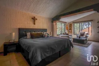 NEX-235682 - Casa en Venta, con 4 recamaras, con 3 baños, con 540 m2 de construcción.