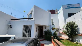 NEX-170524 - Casa en Venta, con 3 recamaras, con 2 baños, con 227 m2 de construcción en Santa Úrsula Xitla, CP 14420, Ciudad de México.