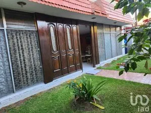 NEX-189174 - Casa en Renta, con 3 recamaras, con 3 baños, con 200 m2 de construcción en Héroes de Churubusco, CP 09090, Ciudad de México.