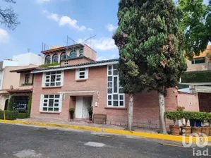 NEX-242367 - Casa en Renta, con 3 recamaras, con 3 baños, con 310 m2 de construcción en Del Niño Jesús, CP 04330, Ciudad de México.