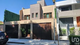 NEX-260762 - Casa en Renta, con 3 recamaras, con 3 baños, con 300 m2 de construcción en Del Niño Jesús, CP 04330, Ciudad de México.