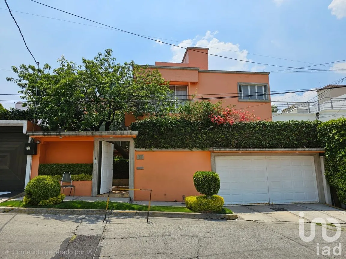 Casa en Venta en Lomas de Tecamachalco Sección Cumbres, Huixquilucan, México | NEX-261164 | iad México | Foto 1 de 27