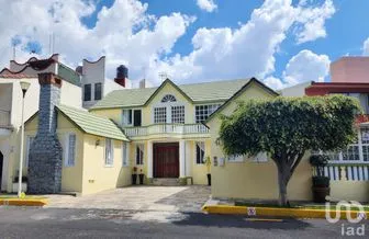 NEX-285632 - Casa en Renta, con 3 recamaras, con 3 baños, con 380 m2 de construcción en Del Niño Jesús, CP 04330, Ciudad de México.