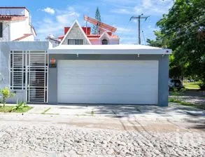 NEX-249428 - Casa en Venta, con 4 recamaras, con 3 baños, con 193 m2 de construcción.