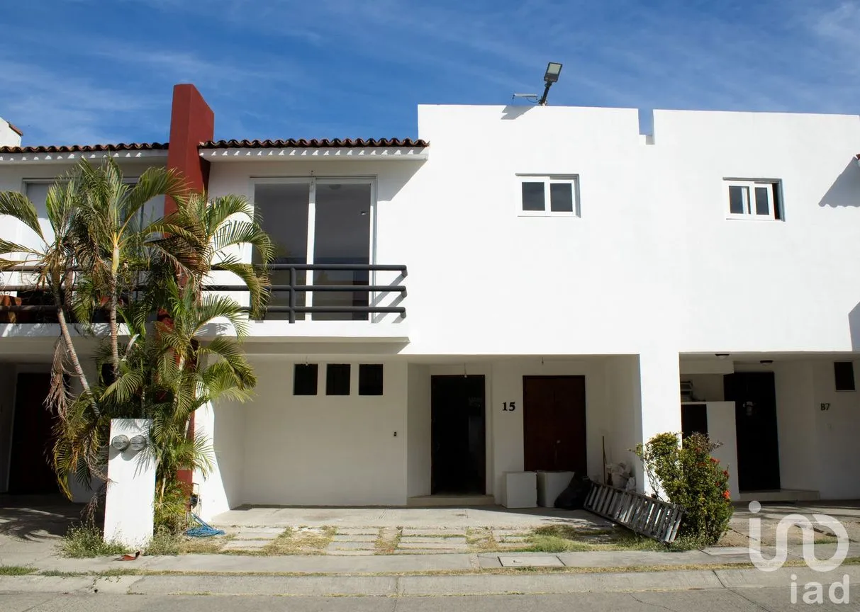 Casa en Venta en Albatros, Puerto Vallarta, Jalisco | NEX-285576 | iad México | Foto 1 de 10