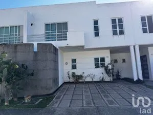 NEX-294238 - Casa en Venta, con 3 recamaras, con 2 baños, con 157 m2 de construcción en Las Ceibas, CP 63735, Nayarit.
