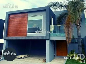 NEX-201597 - Casa en Renta, con 3 recamaras, con 2 baños, con 315 m2 de construcción en Morillotla, CP 72813, Puebla.