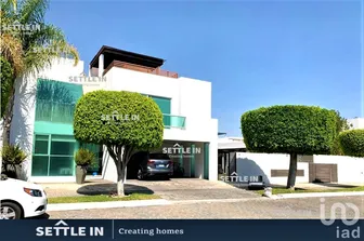 NEX-207164 - Casa en Venta, con 3 recamaras, con 4 baños, con 463 m2 de construcción en Lomas de Angelópolis, CP 72830, Puebla.