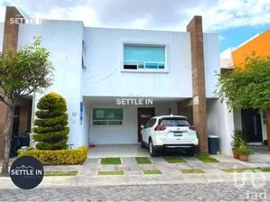 NEX-209590 - Casa en Venta, con 3 recamaras, con 3 baños, con 180 m2 de construcción en San Bernardino Tlaxcalancingo, CP 72820, Puebla.