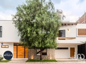 NEX-232164 - Casa en Venta, con 3 recamaras, con 3 baños, con 306 m2 de construcción en Zerezotla, CP 72764, Puebla.