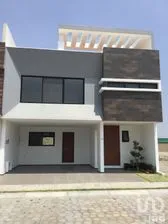 NEX-266729 - Casa en Venta, con 3 recamaras, con 3 baños, con 285 m2 de construcción.