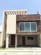NEX-266730 - Casa en Venta, con 3 recamaras, con 3 baños, con 258 m2 de construcción.