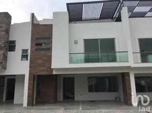 NEX-266731 - Casa en Venta, con 3 recamaras, con 2 baños, con 257.27 m2 de construcción.