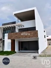 NEX-266754 - Casa en Renta, con 3 recamaras, con 3 baños, con 347 m2 de construcción.