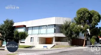 NEX-267386 - Casa en Venta, con 3 recamaras, con 3 baños, con 310 m2 de construcción.