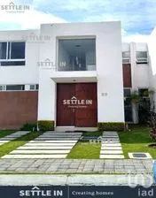 NEX-267736 - Casa en Renta, con 3 recamaras, con 2 baños.