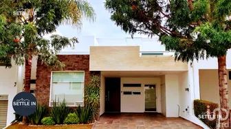 NEX-271706 - Casa en Renta, con 3 recamaras, con 3 baños, con 217.41 m2 de construcción.