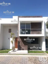 NEX-274516 - Casa en Renta, con 3 recamaras, con 4 baños.