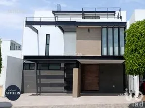 NEX-274534 - Casa en Venta, con 4 recamaras, con 4 baños, con 296 m2 de construcción.