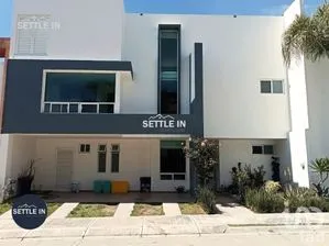 NEX-274535 - Casa en Renta, con 5 recamaras, con 5 baños, con 400 m2 de construcción.