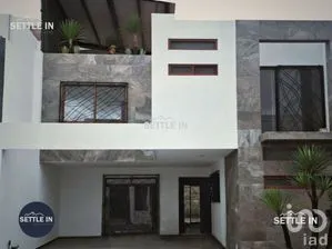 NEX-277417 - Casa en Renta, con 4 recamaras, con 3 baños.