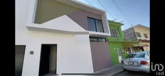 NEX-210650 - Casa en Venta, con 3 recamaras, con 2 baños, con 170 m2 de construcción.