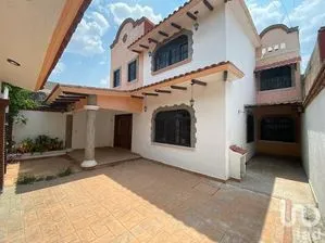 NEX-231955 - Casa en Venta, con 3 recamaras, con 5 baños, con 362 m2 de construcción en Privada Boulevares, CP 29020, Chiapas.