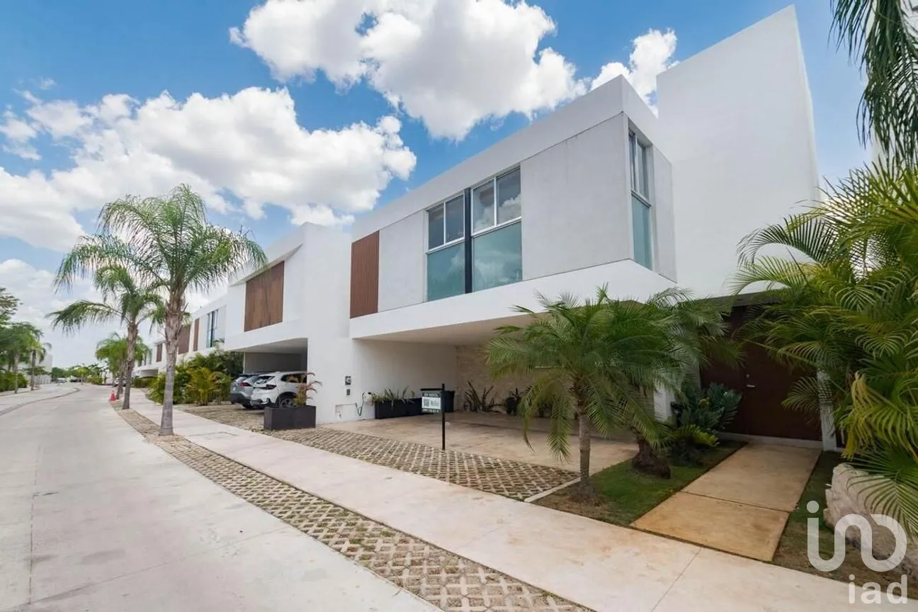 Casa en Venta en Xcanatún, Mérida, Yucatán | NEX-284773 | iad México | Foto 2 de 32