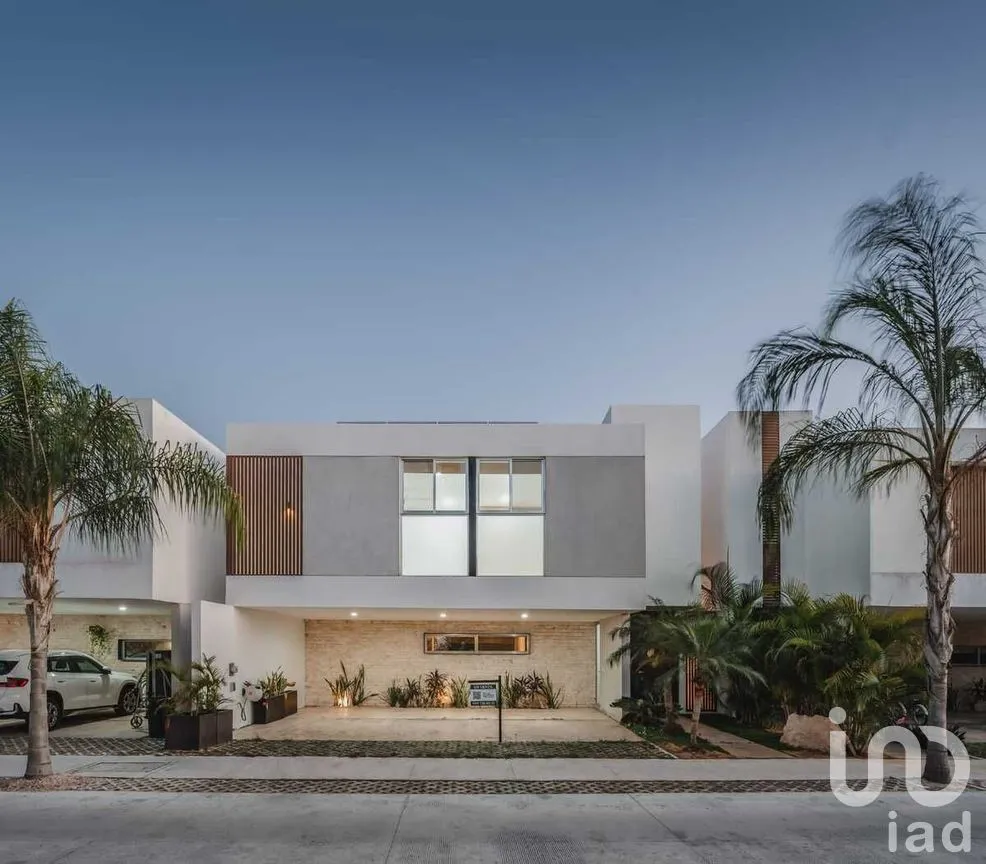 Casa en Venta en Xcanatún, Mérida, Yucatán | NEX-284773 | iad México | Foto 1 de 32